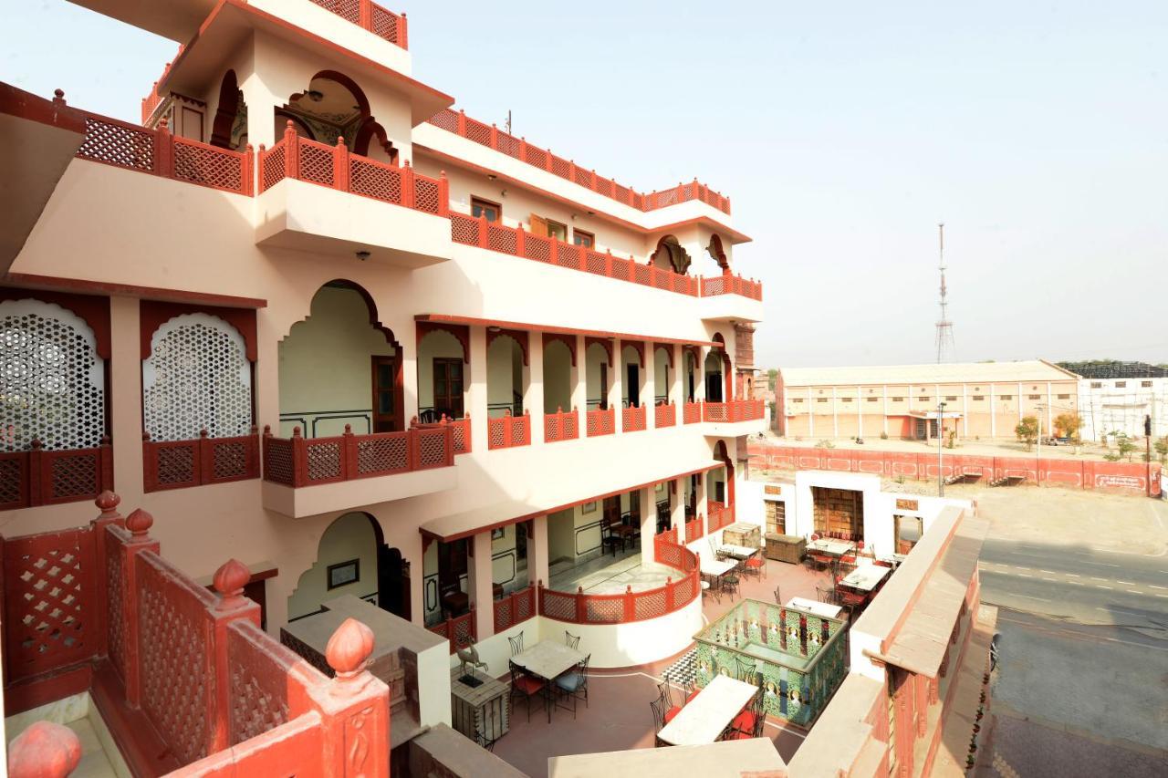 Hotel Harasar Haveli Биканер Екстериор снимка