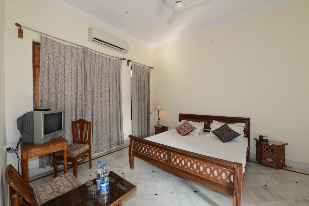Hotel Harasar Haveli Биканер Екстериор снимка