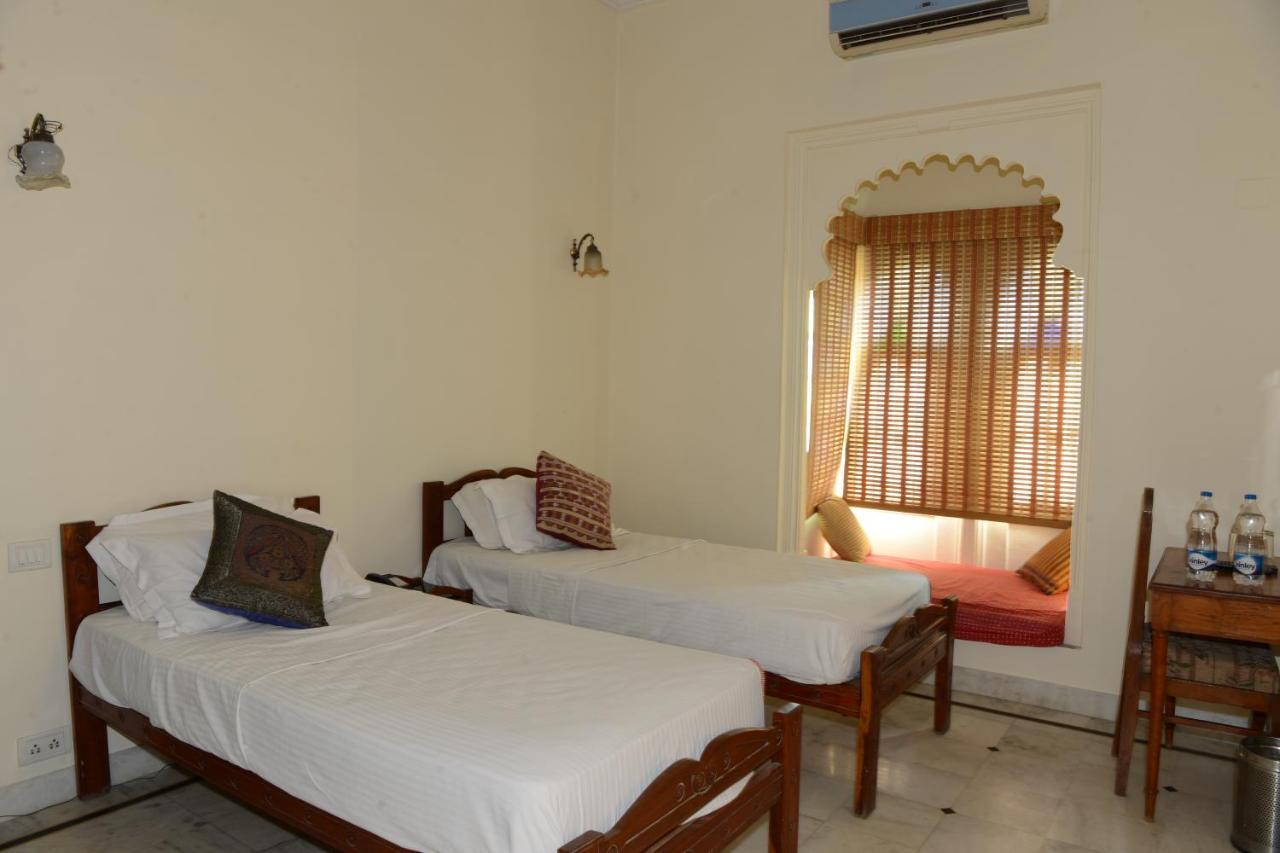 Hotel Harasar Haveli Биканер Екстериор снимка