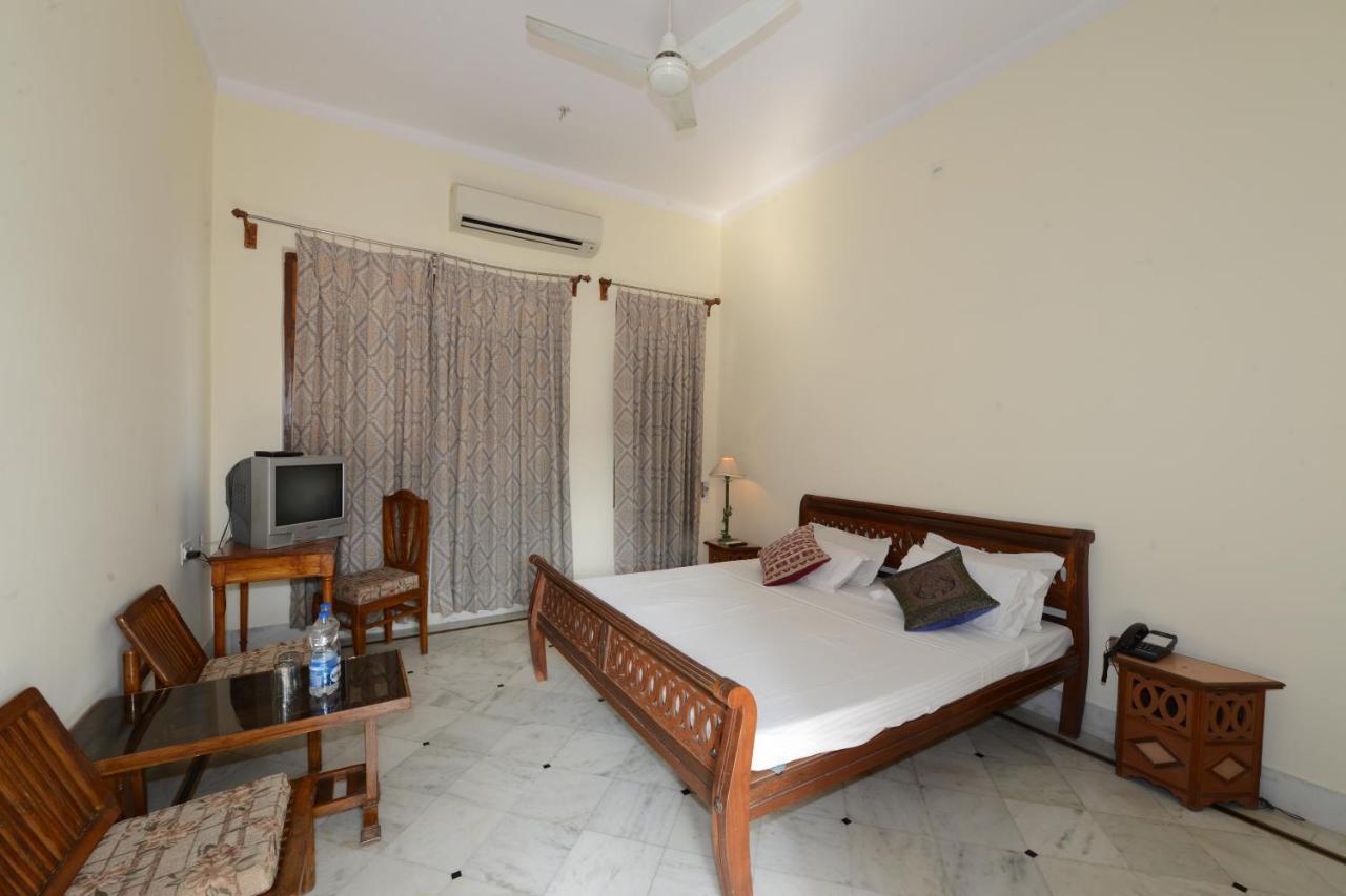 Hotel Harasar Haveli Биканер Екстериор снимка